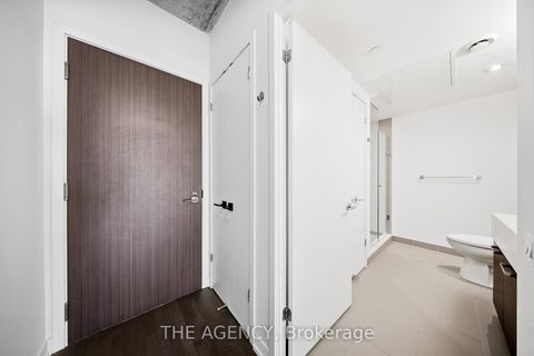 Photo 6 at 508 - 560 King Street W, Waterfront Communities C1, Toronto