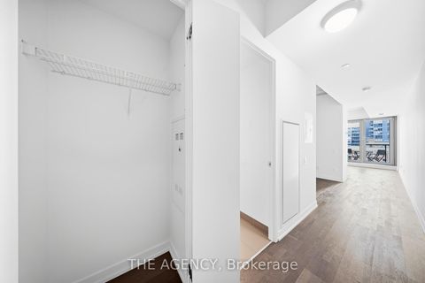 Photo 10 at 508 - 560 King Street W, Waterfront Communities C1, Toronto