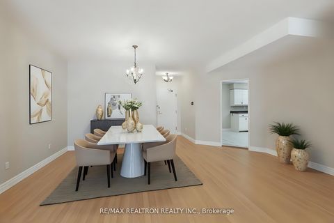 Photo 7 at 307 - 333 Clark Avenue W, Yorkhill, Vaughan