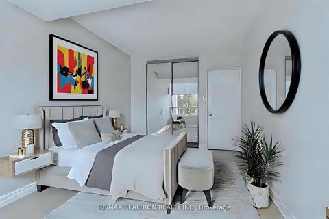 Photo 18 at 307 - 333 Clark Avenue W, Yorkhill, Vaughan