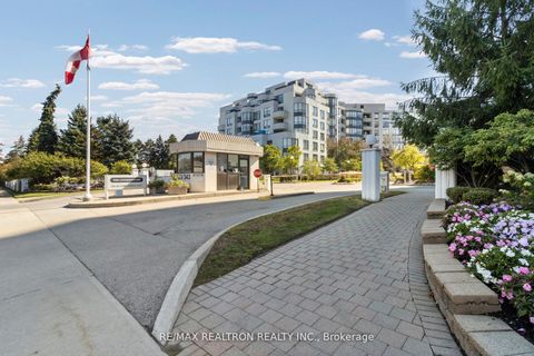 Photo 27 at 307 - 333 Clark Avenue W, Yorkhill, Vaughan