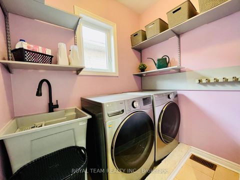 Photo 19 at 66 Canyon Gate Crescent, Rural Vaughan, Vaughan