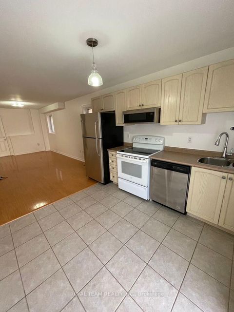 Photo 21 at 66 Canyon Gate Crescent, Rural Vaughan, Vaughan