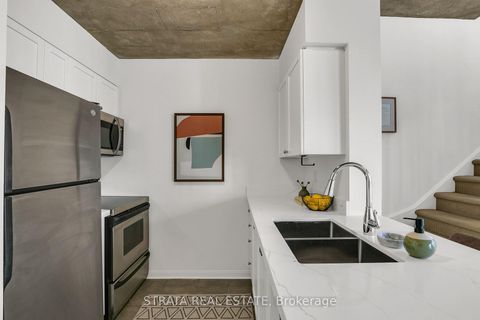 Photo 10 at 629 - 1029 King Street W, Niagara, Toronto