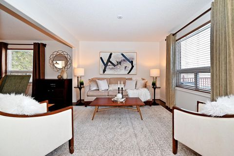 Photo 10 at 34 Pandora Court, Devonsleigh, Richmond Hill