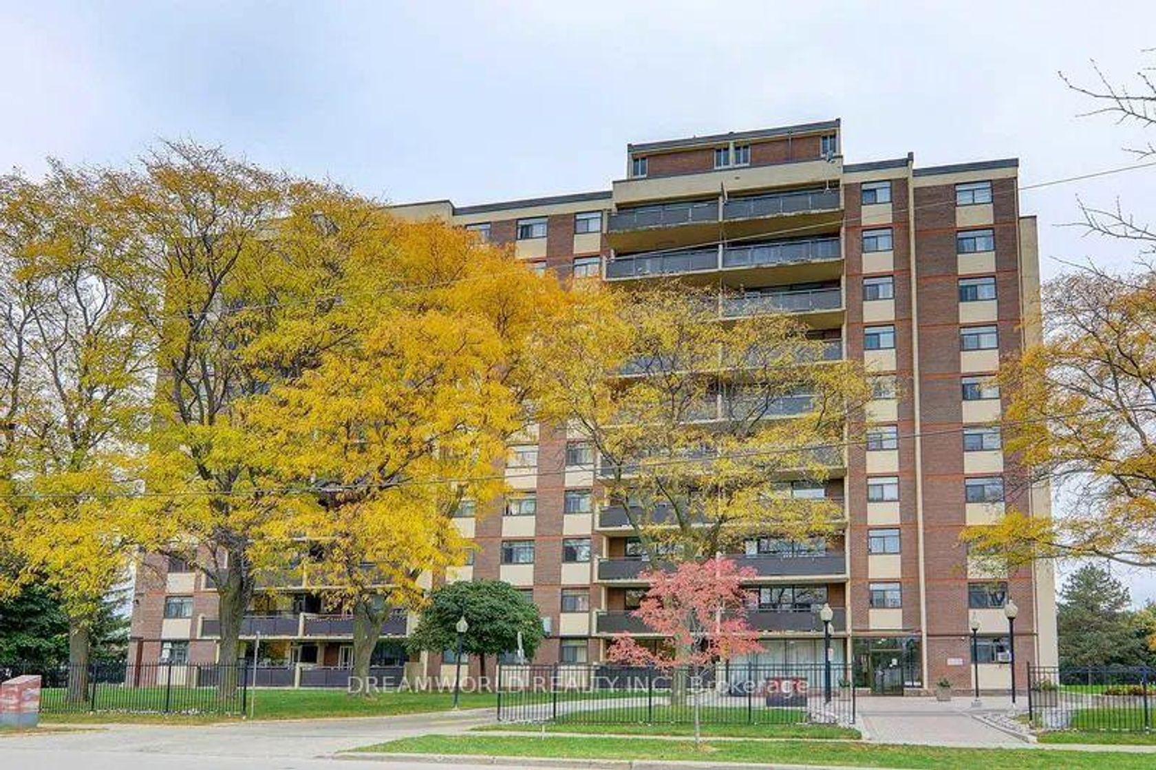 1004 - 5 Frith Road, Jane Heights, Toronto photo 3