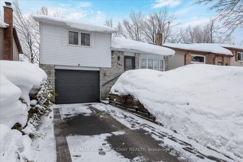 Photo 0 at 207 Burns Circle, Northwest, Barrie