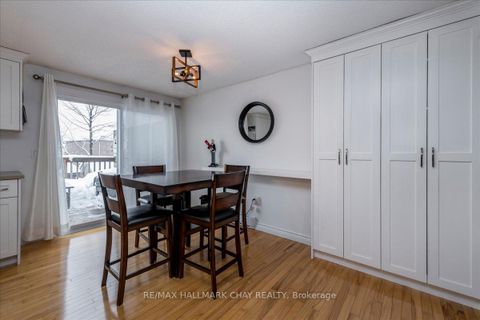 Photo 7 at 207 Burns Circle, Northwest, Barrie