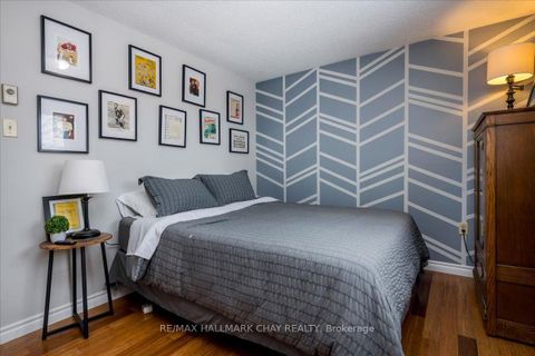 Photo 13 at 207 Burns Circle, Northwest, Barrie