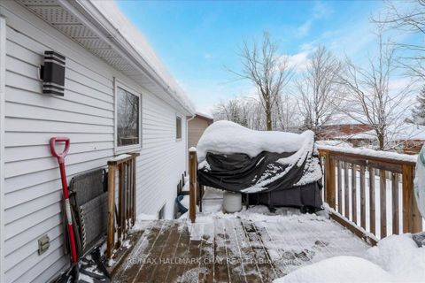 Photo 16 at 207 Burns Circle, Northwest, Barrie