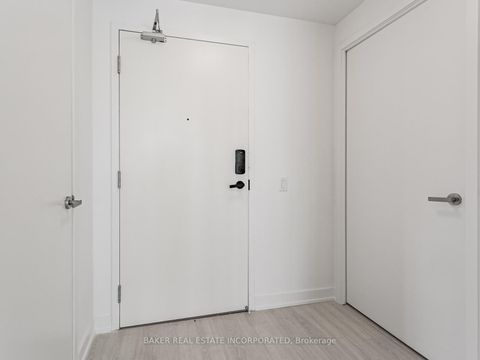 Photo 2 at 213 - 3883 Quartz Road, City Centre, Mississauga