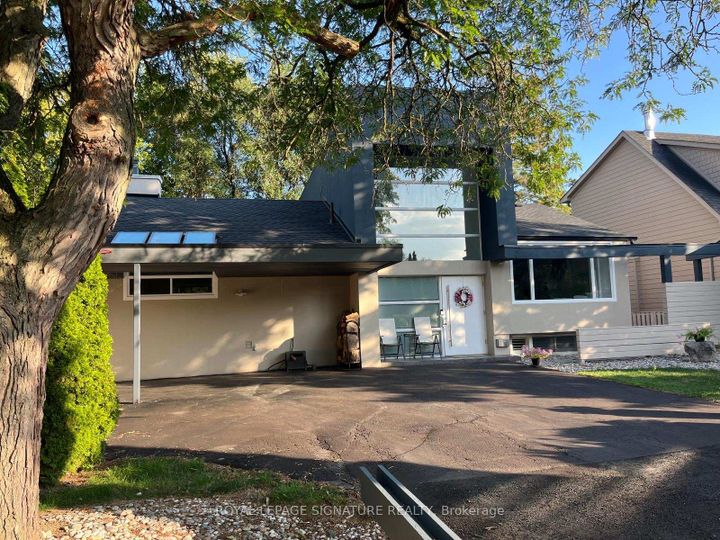 Photo 1 at 90 Berkinshaw Crescent, Don Mills, Toronto