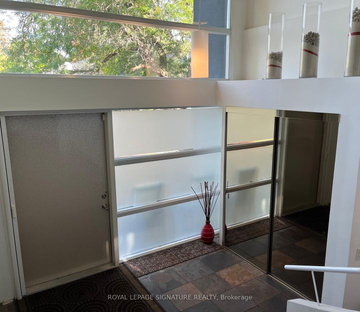 Photo 5 at 90 Berkinshaw Crescent, Don Mills, Toronto