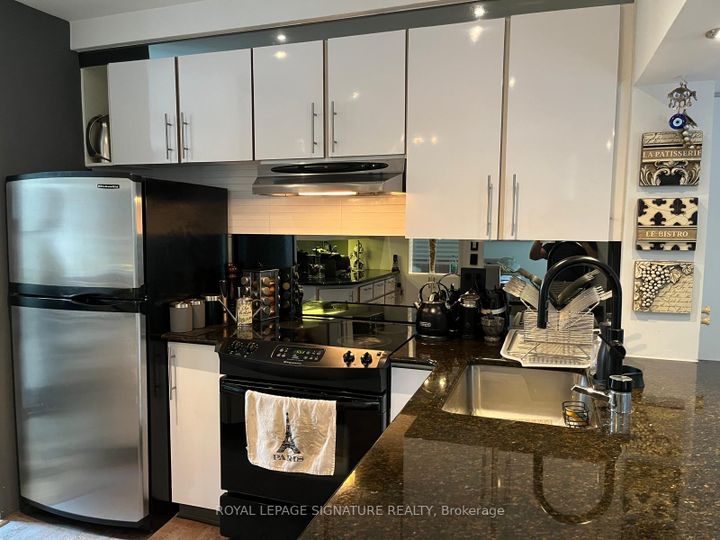 Photo 12 at 90 Berkinshaw Crescent, Don Mills, Toronto