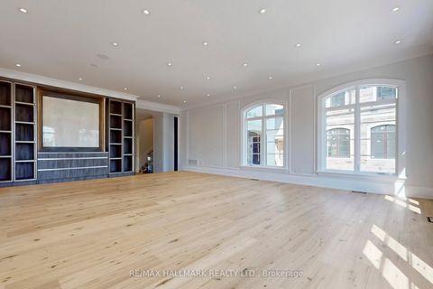 Photo 2 at 152 Olde Bayview Avenue, Oak Ridges Lake Wilcox, Richmond Hill