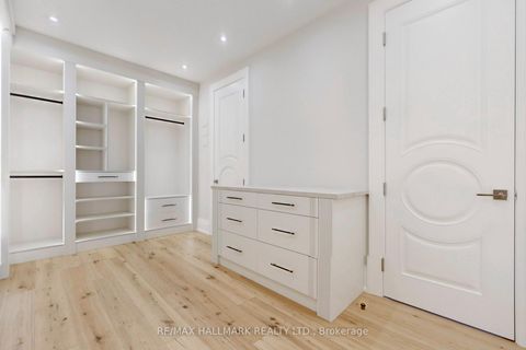 Photo 21 at 152 Olde Bayview Avenue, Oak Ridges Lake Wilcox, Richmond Hill