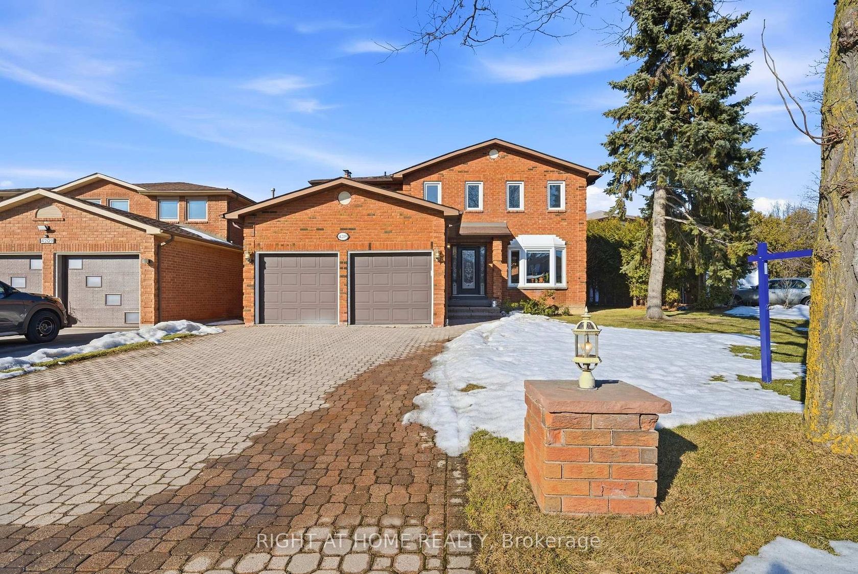 4219 Preston Trail, Rathwood, Mississauga by Loree Meneguzzi Real Estate 4219 Preston Trail, Rathwood, Mississauga