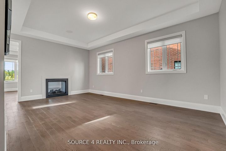 Photo 4 at 522 Kleinburg Summit Way, Kleinburg, Vaughan