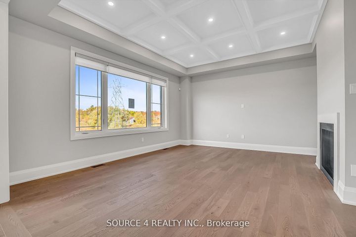 Photo 7 at 522 Kleinburg Summit Way, Kleinburg, Vaughan