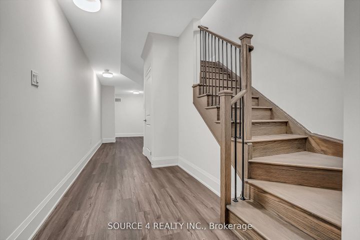 Photo 31 at 522 Kleinburg Summit Way, Kleinburg, Vaughan