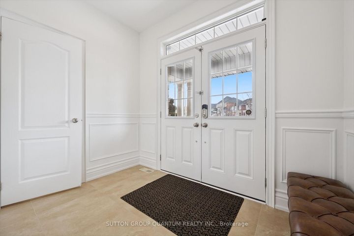 Photo 2 at 68 Westowanis Drive, Clairville, Toronto