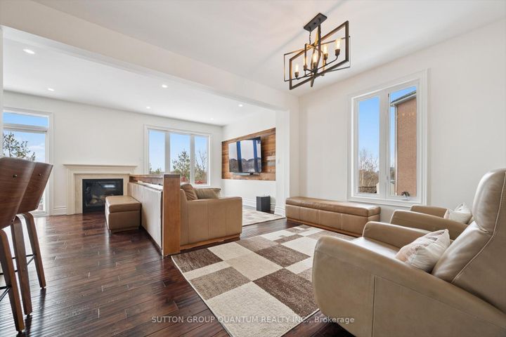 Photo 4 at 68 Westowanis Drive, Clairville, Toronto