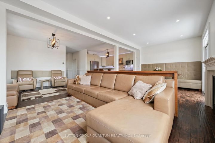 Photo 6 at 68 Westowanis Drive, Clairville, Toronto