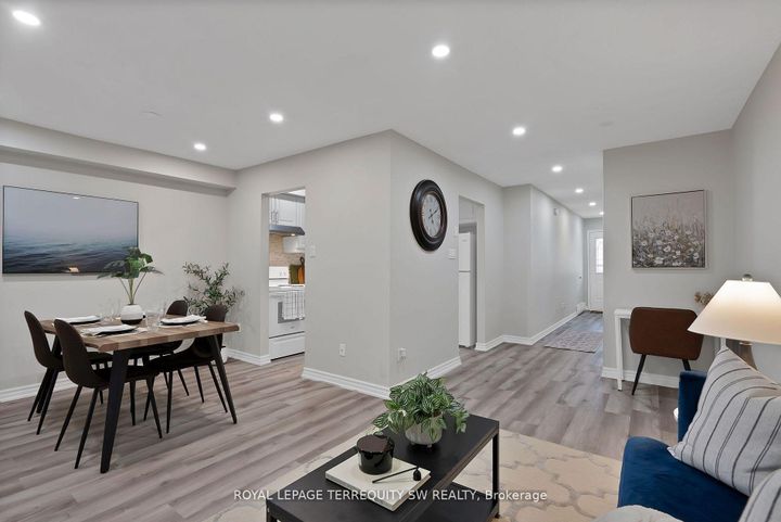 Photo 7 at 158 Woody Vine Way, Bayview Village, Toronto