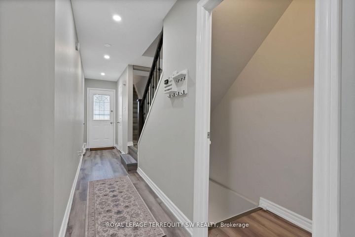 Photo 22 at 158 Woody Vine Way, Bayview Village, Toronto