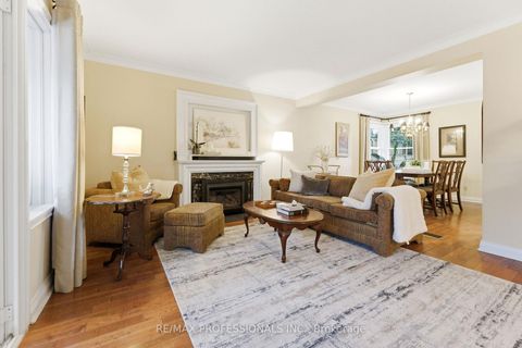 Photo 8 at 21 Ivy Lea Crescent, Queensway, Toronto