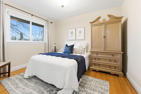 Photo 22 at 21 Ivy Lea Crescent, Queensway, Toronto