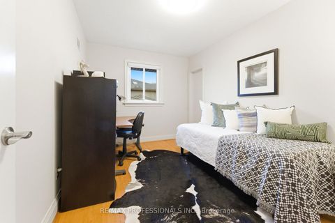 Photo 24 at 21 Ivy Lea Crescent, Queensway, Toronto