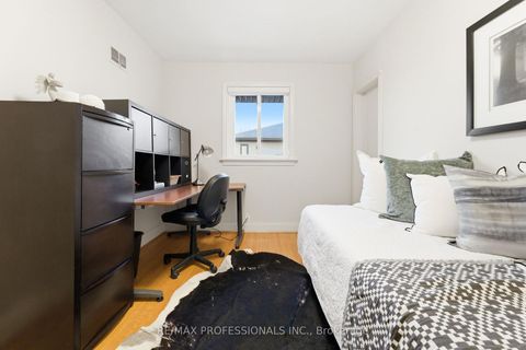 Photo 25 at 21 Ivy Lea Crescent, Queensway, Toronto