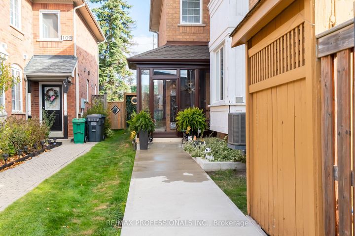 Photo 1 at 99 Desert Sand Drive, Wellington, Brampton