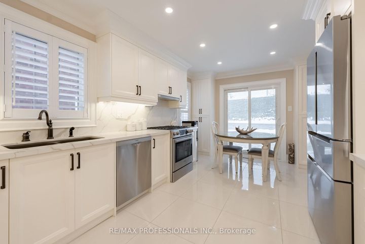 Photo 6 at 99 Desert Sand Drive, Wellington, Brampton