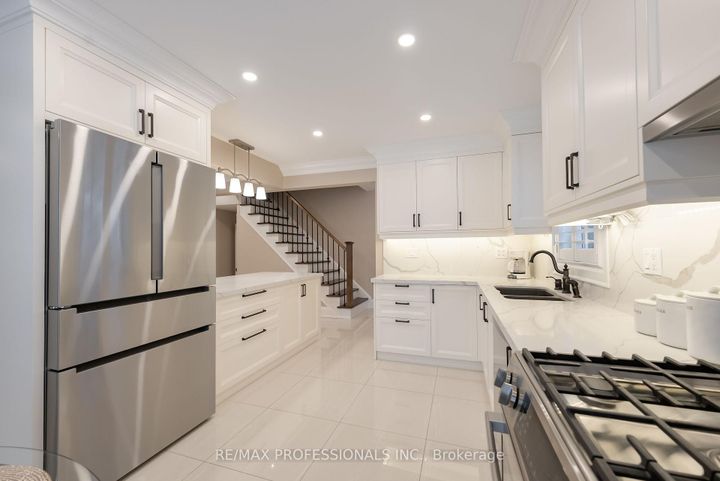 Photo 8 at 99 Desert Sand Drive, Wellington, Brampton