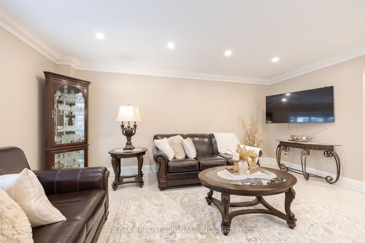 Photo 16 at 99 Desert Sand Drive, Wellington, Brampton