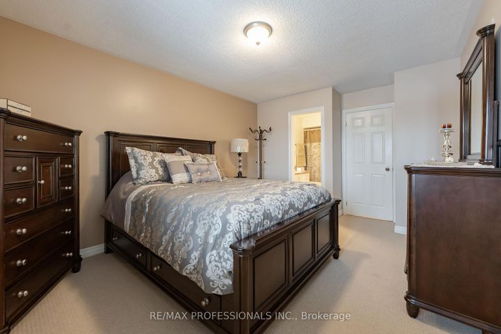 Photo 20 at 99 Desert Sand Drive, Wellington, Brampton