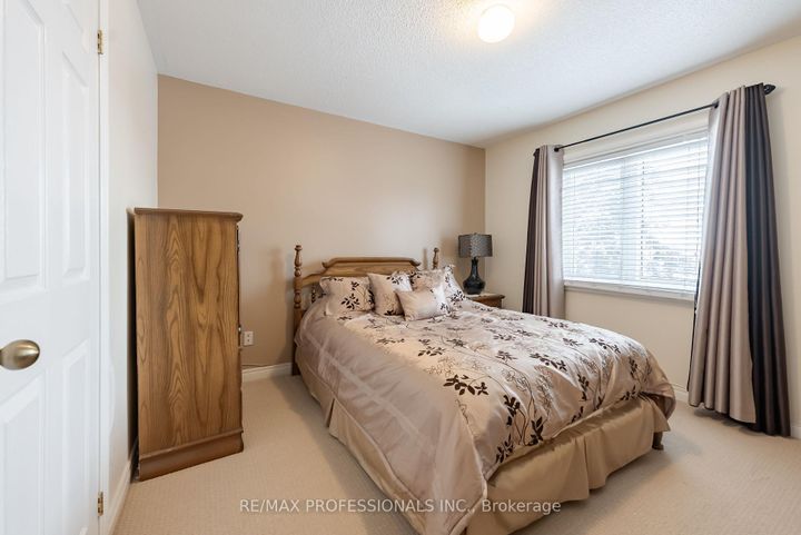 Photo 22 at 99 Desert Sand Drive, Wellington, Brampton