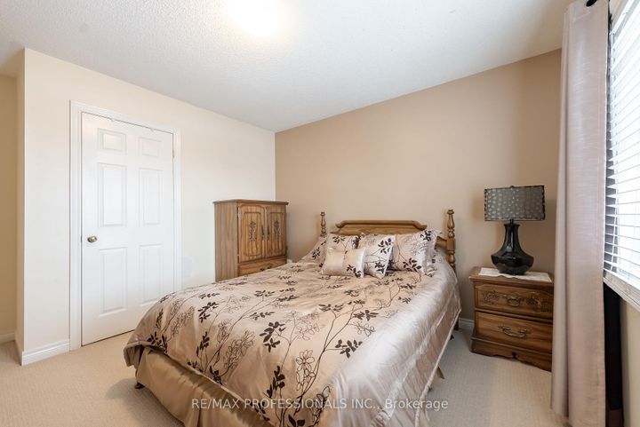 Photo 23 at 99 Desert Sand Drive, Wellington, Brampton