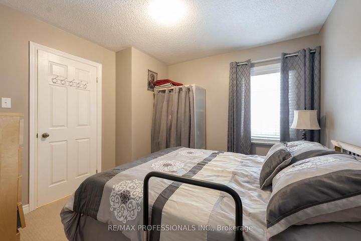 Photo 25 at 99 Desert Sand Drive, Wellington, Brampton