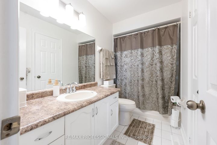 Photo 26 at 99 Desert Sand Drive, Wellington, Brampton