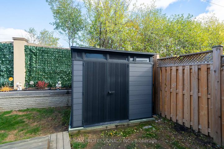 Photo 36 at 99 Desert Sand Drive, Wellington, Brampton