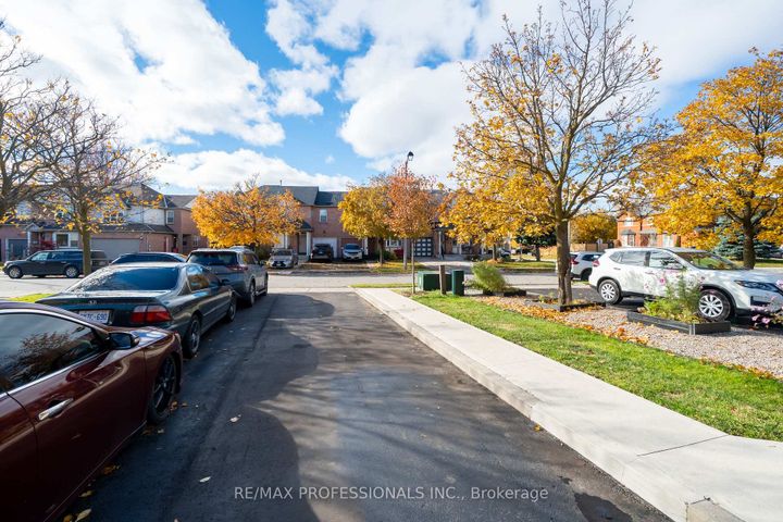 Photo 38 at 99 Desert Sand Drive, Wellington, Brampton