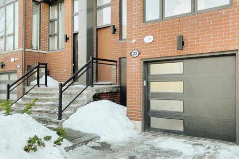 Photo 1 at 22 Crestridge Drive, Patterson, Vaughan