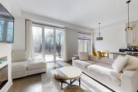 Photo 3 at 22 Crestridge Drive, Patterson, Vaughan