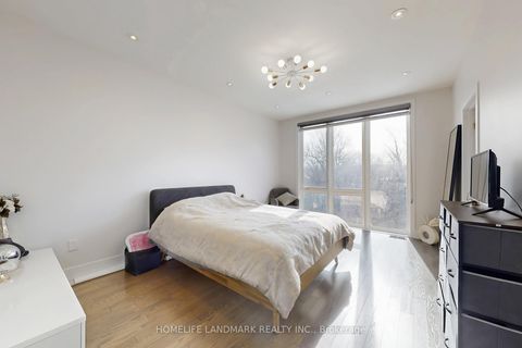 Photo 17 at 22 Crestridge Drive, Patterson, Vaughan