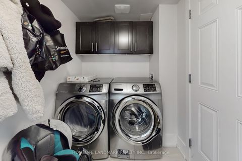 Photo 31 at 22 Crestridge Drive, Patterson, Vaughan