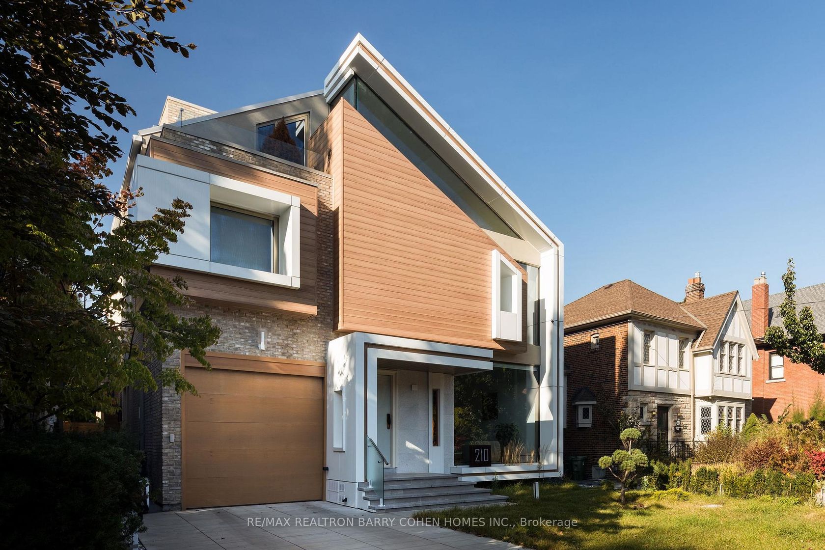 210 Glenayr Road, Forest Hill South, Toronto by Loree Meneguzzi Real Estate 210 Glenayr Road, Forest Hill South, Toronto