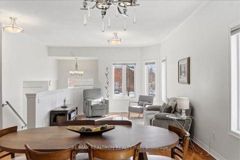 Photo 5 at 28 Headwater Crescent, Oak Ridges Lake Wilcox, Richmond Hill